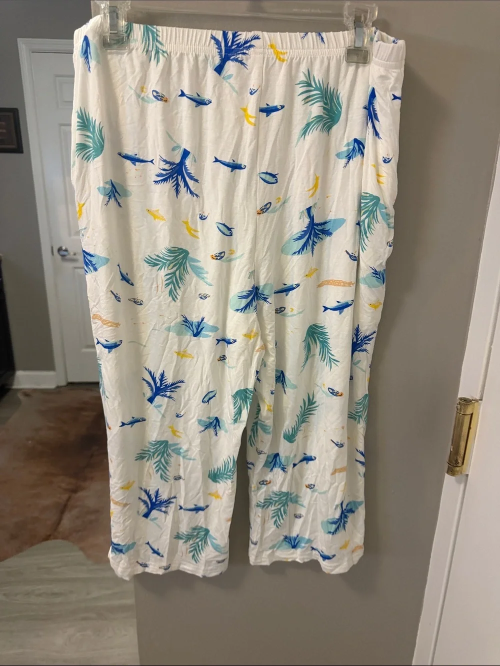 NWT beach theme resort wear vacation super soft pajama set,L